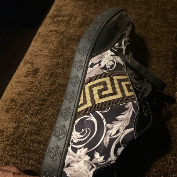 Versace Black and White Floral Sneakers - Picture 14 of 16